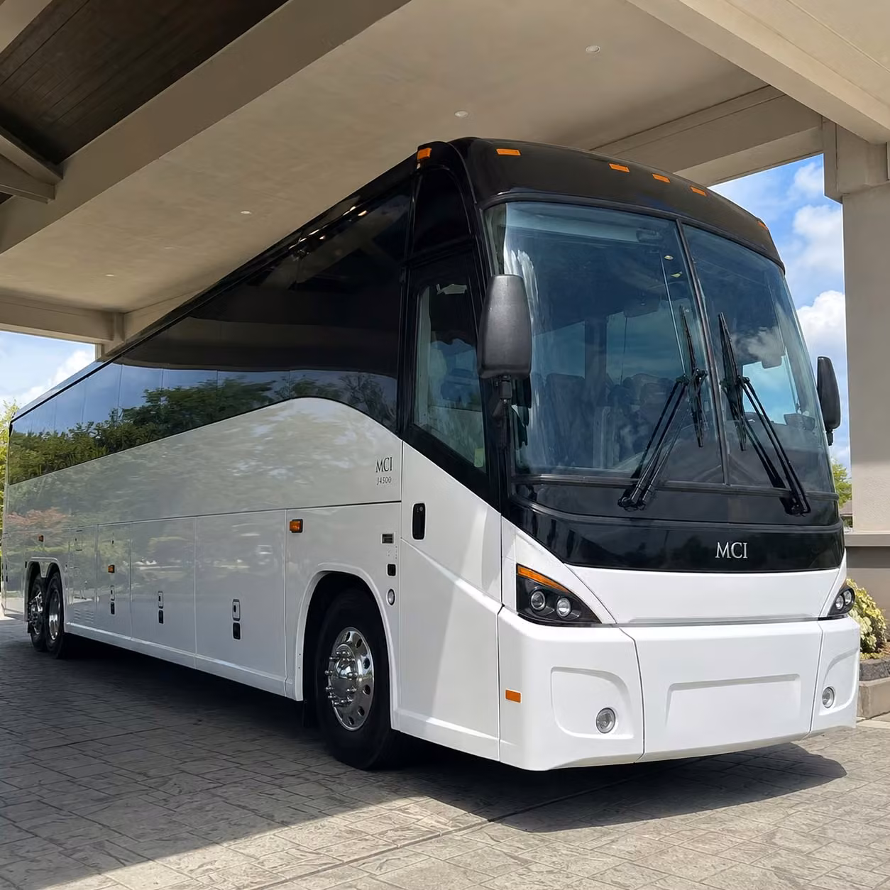 corporate groups flying in or out of slc murray has a bus for that