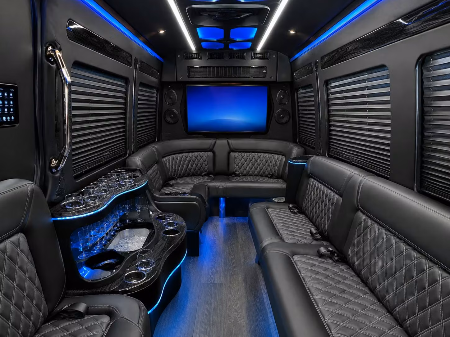 make your murray construction site shuttles more reliable with a recurring bus rental