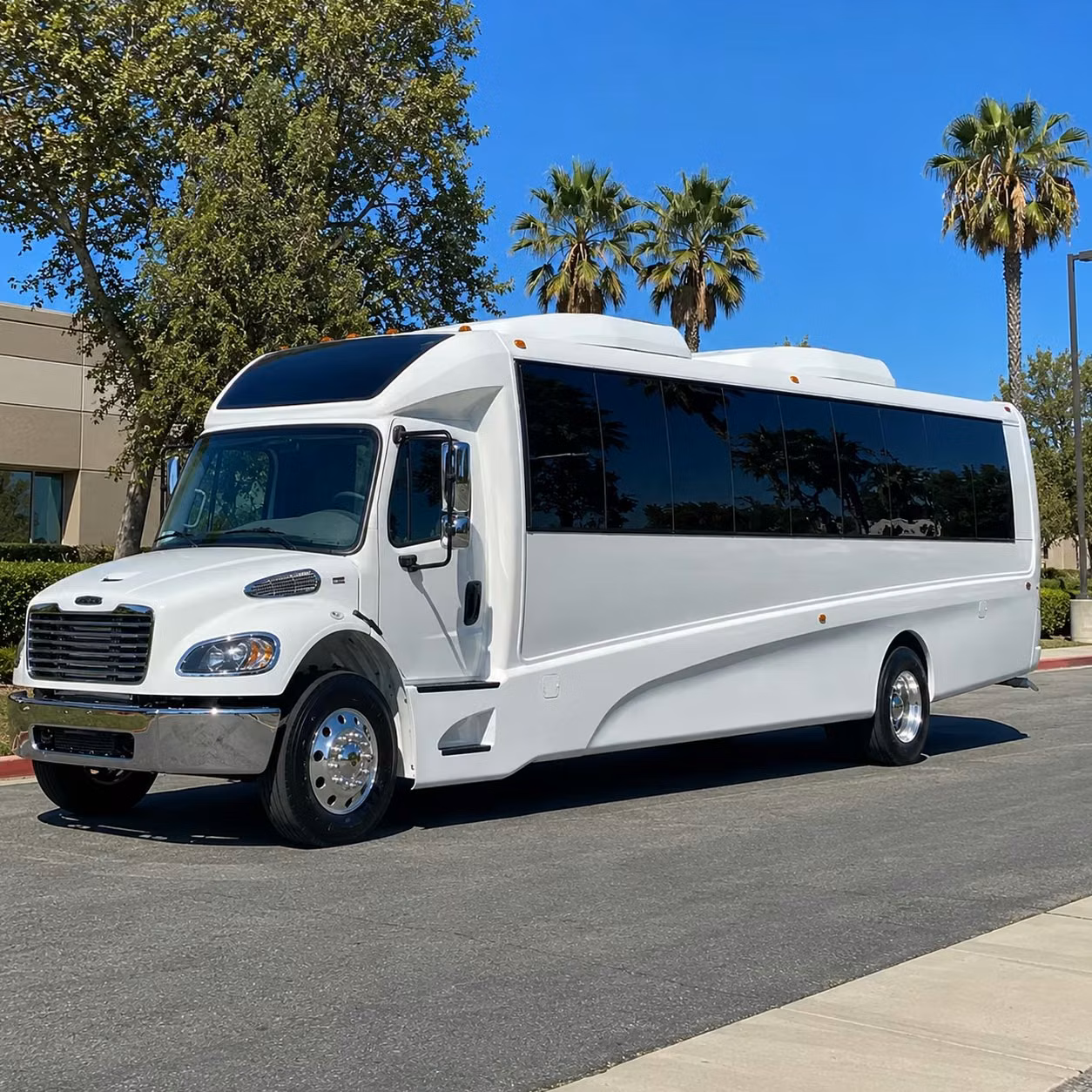 murray 15 passenger minibus rental