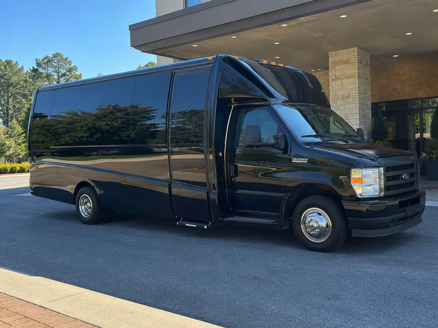 murray government bus rentals