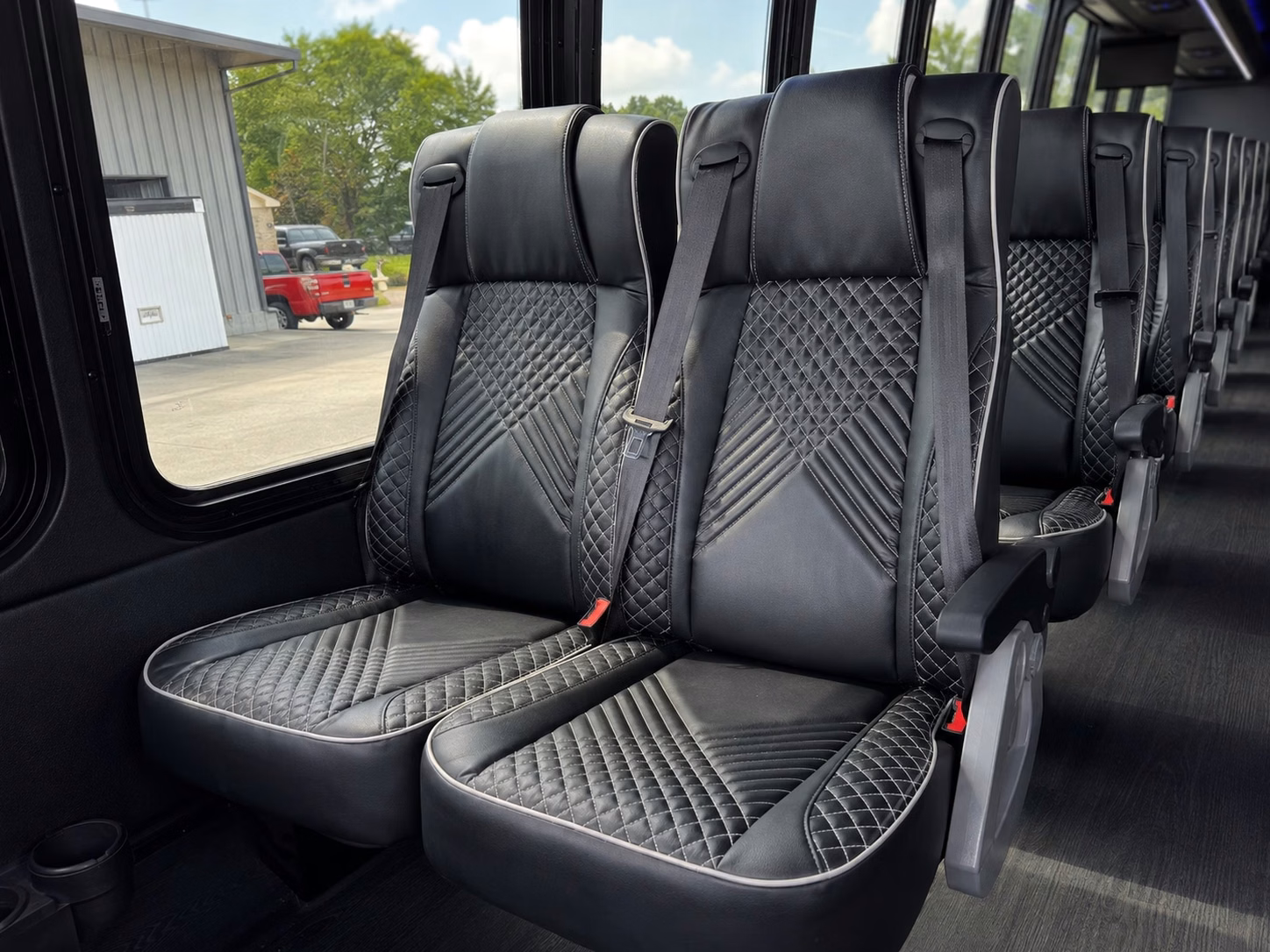 murraycharterbuscompany com puts murray prom transportation options right at your fingertips